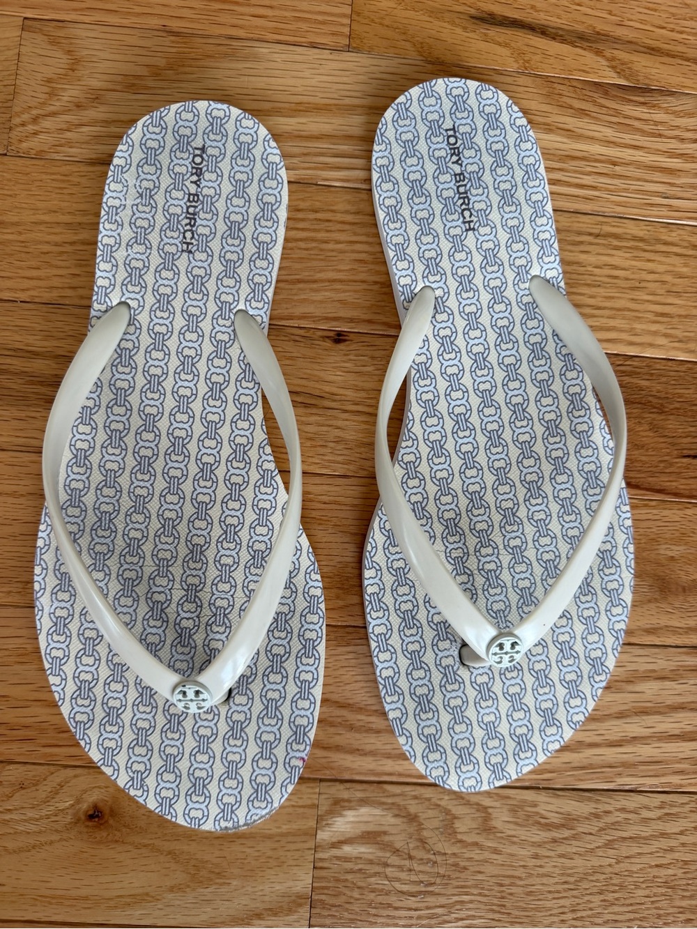 Tory Burch Logo Flip Flop Sandals Ivory Gray Chain Print Size 9